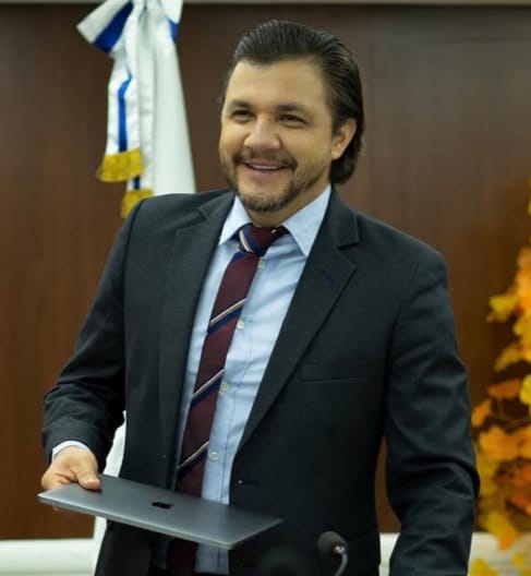 Diputado Douglas Rivero